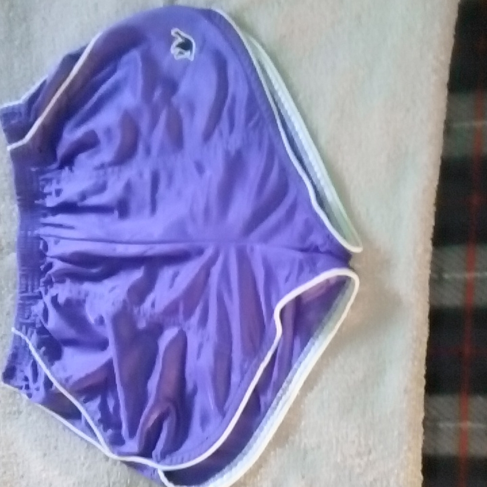 80s "dove" brand running shorts, sz medium. Purple with white piping